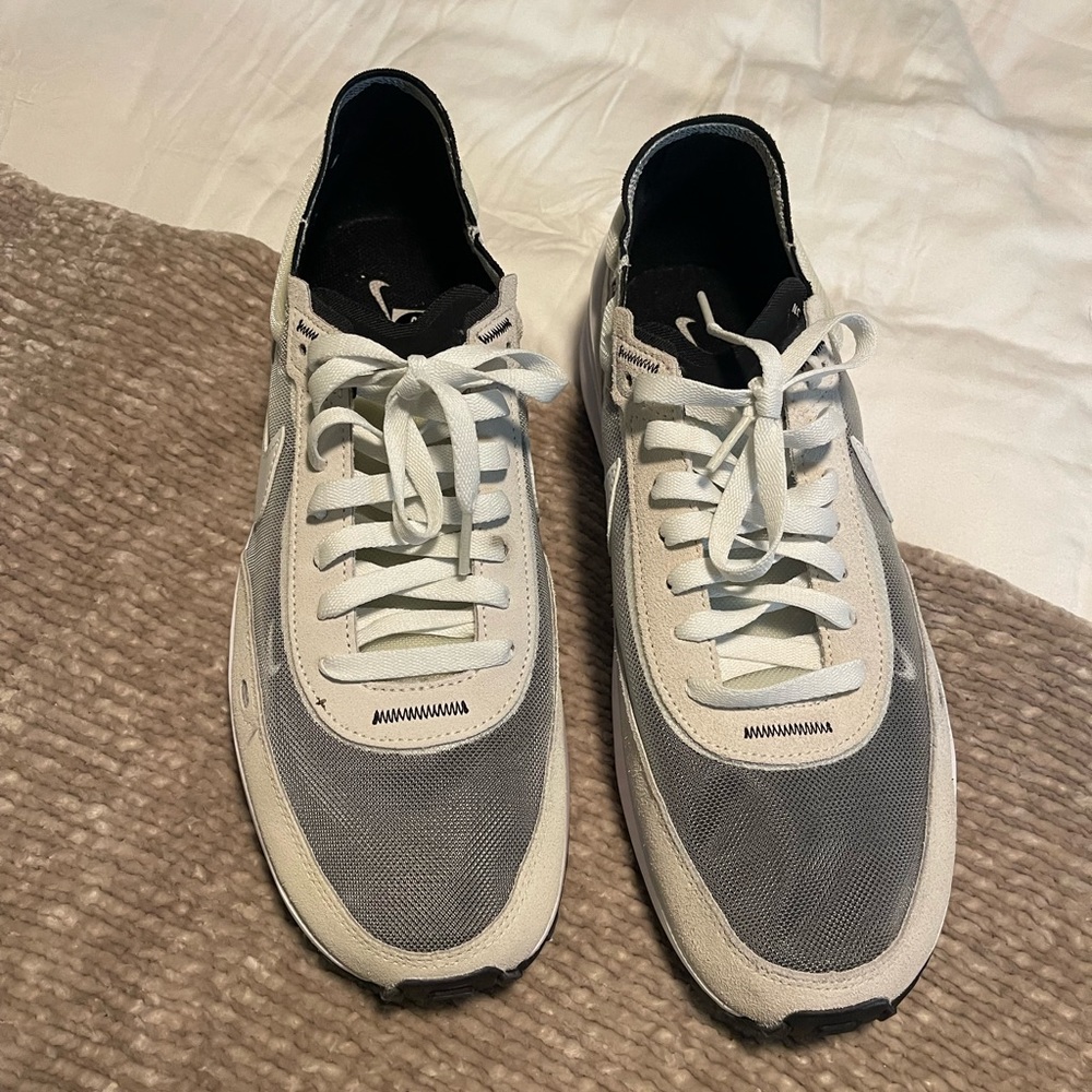 Nike men’s waffle one size 10